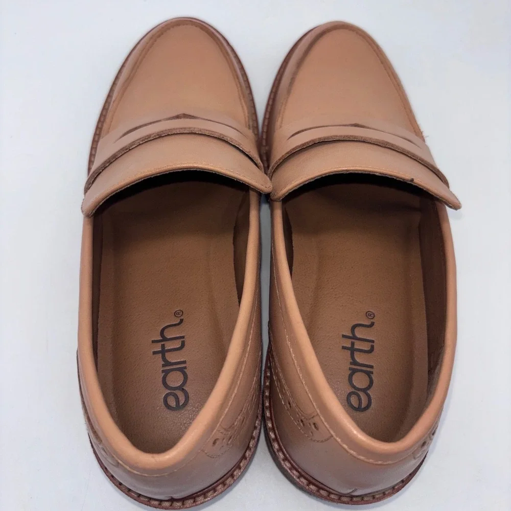 Earth Lindy Penny Loafers Women 8M Tan Academic Neutral Classic Career Comfort
